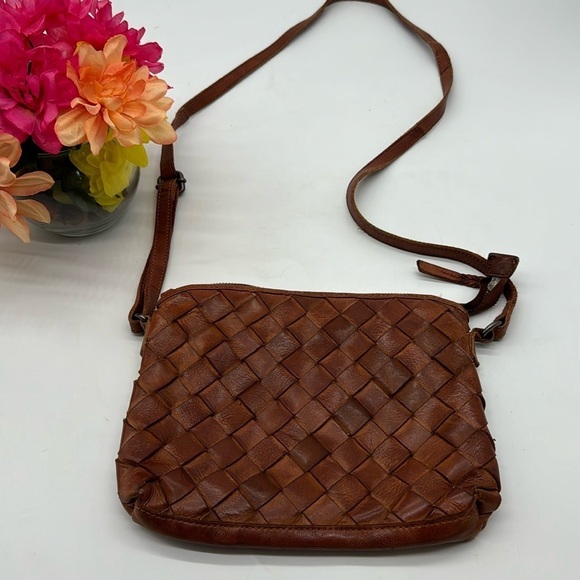 Vilenca Holland Brown Woven Leather Crossbody Bag MCB6219E - Picture 1 of 14